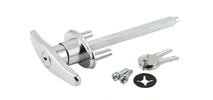 Old Style Garage Door Locks Replacements in Parkway, California