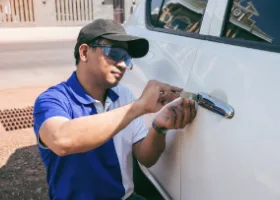 Car Locksmith in Parkway, CA